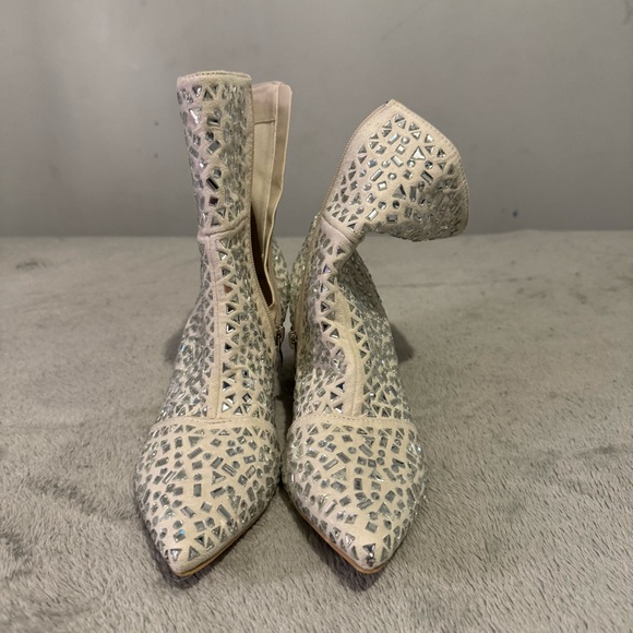 Not sure Shoes - Silver Heeled Boots with Sleek Pointed Toe